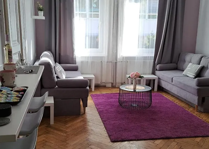 Sweet 16 Apartment In The Party District